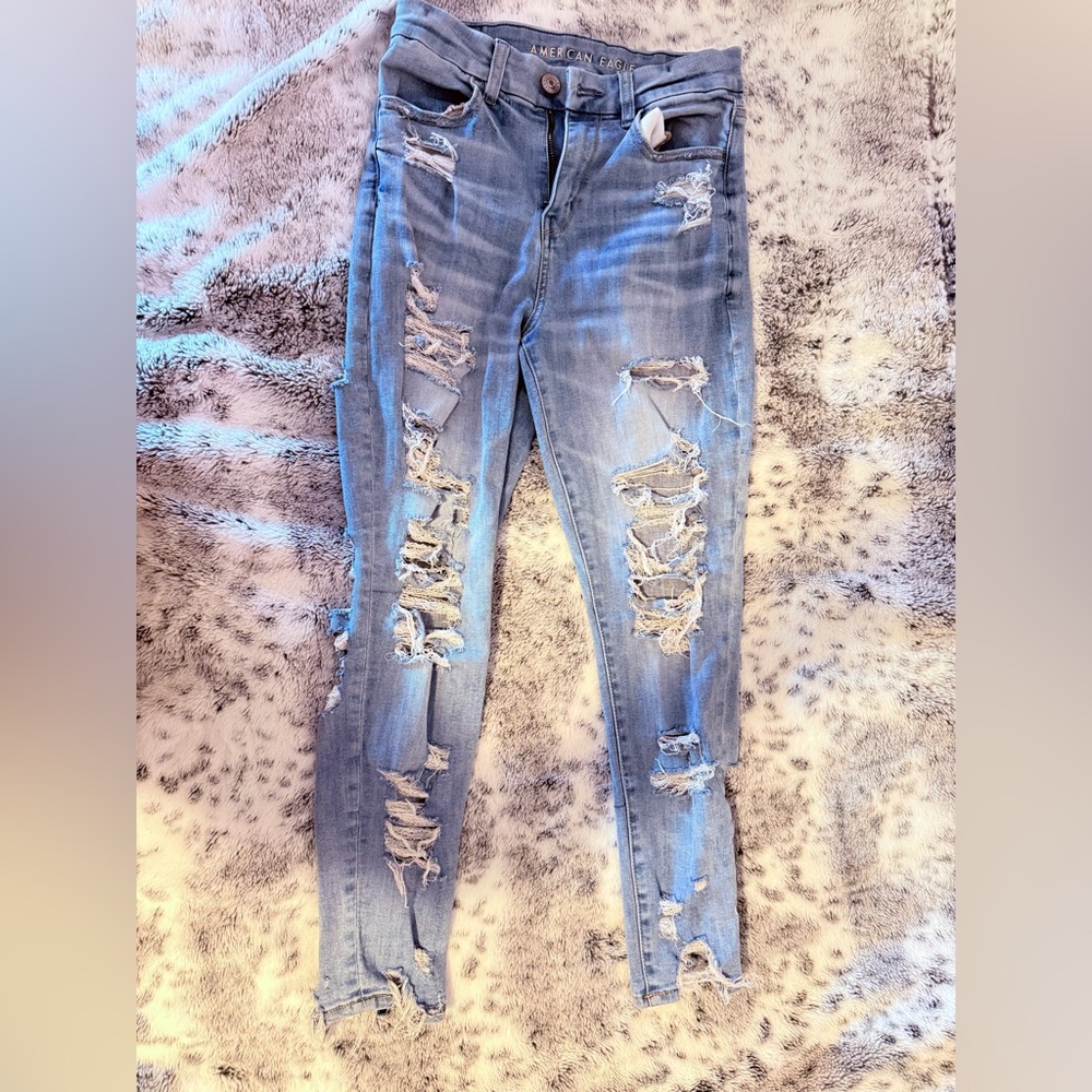 American Eagle Outfitters Light Blue Distressed Jeans